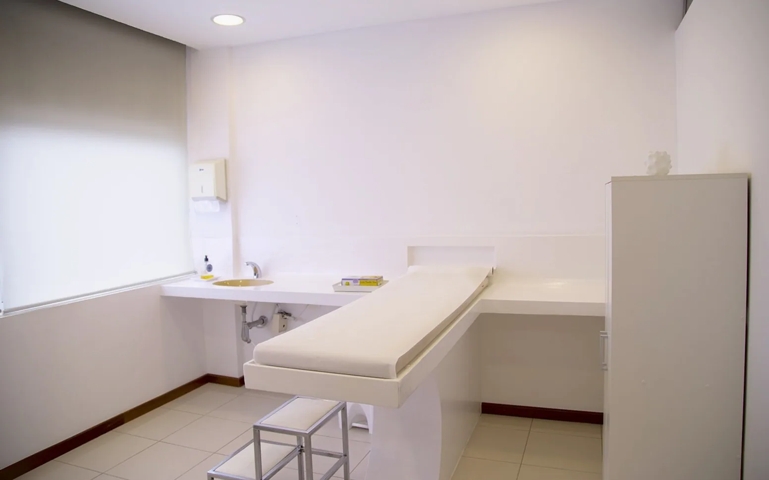 Treatment room, clinic and doctor